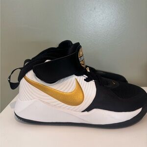 Nike Team Hustle High Tops